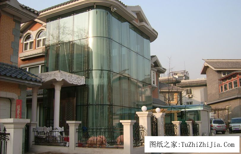 別墅該采用鋁合金窗還是玻璃幕墻？