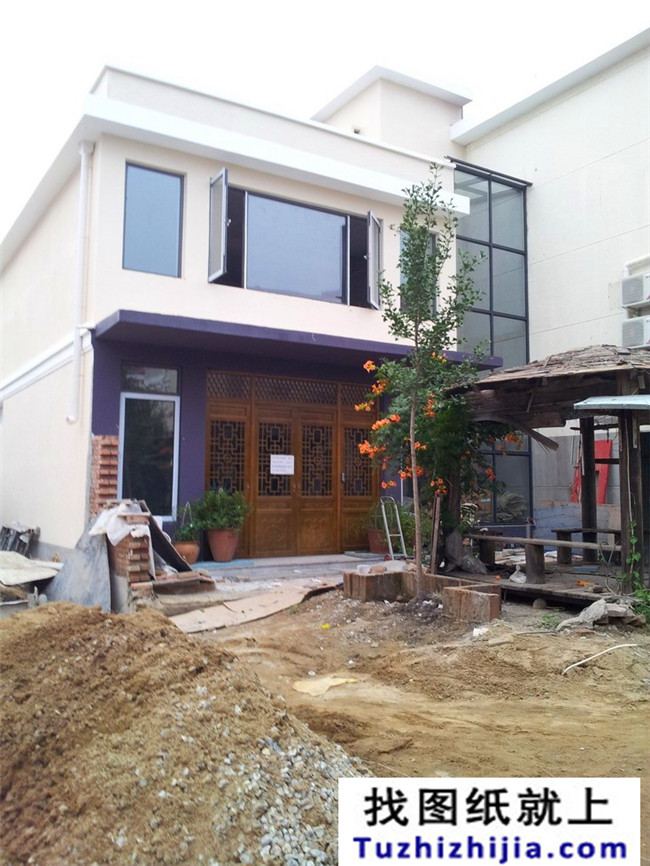 土豪金總的自建花園中式別墅直播。