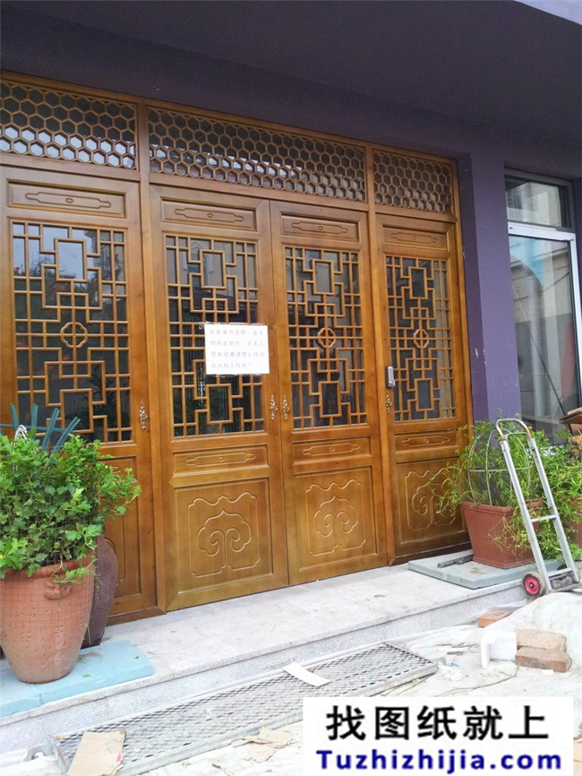 土豪金總的自建花園中式別墅直播。