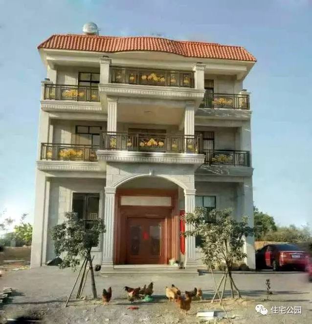 網友曬農村別墅房屋建筑，3層半、30萬？