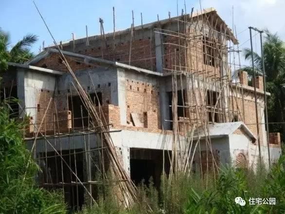 曬曬老爸為我準備的婚房，30萬建的別墅房屋怎么樣？