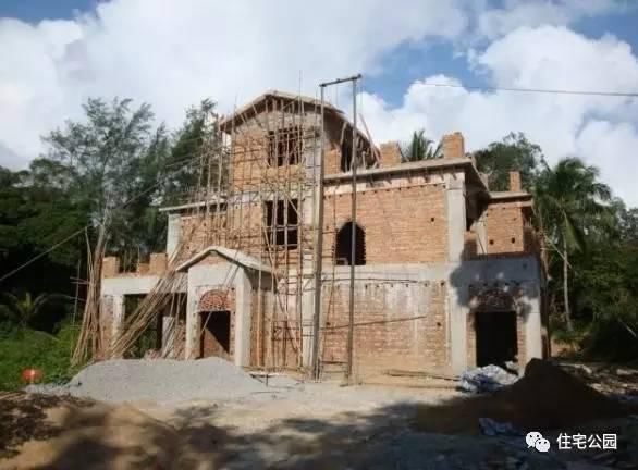 曬曬老爸為我準備的婚房，30萬建的別墅房屋怎么樣？