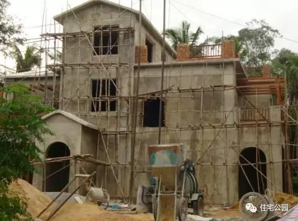 曬曬老爸為我準備的婚房，30萬建的別墅房屋怎么樣？