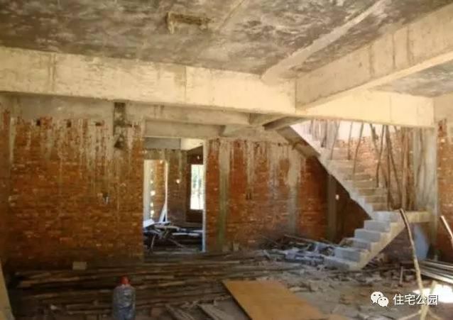 曬曬老爸為我準備的婚房，30萬建的別墅房屋怎么樣？