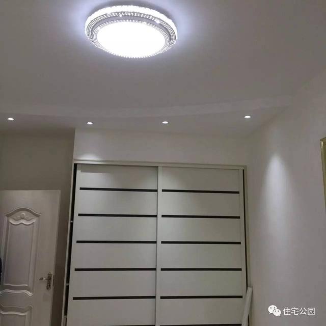 80后小伙千里歸家建新房，力求完美換掉施工隊，只是為了面子？