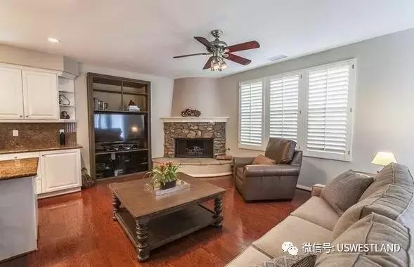 洛杉磯爾灣房源：獨棟別墅 宜居城市 滿分學區 著名社區99萬！