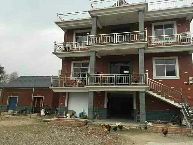 價值幾十萬的別墅就這樣空空的，你能看出背后的心酸嗎？