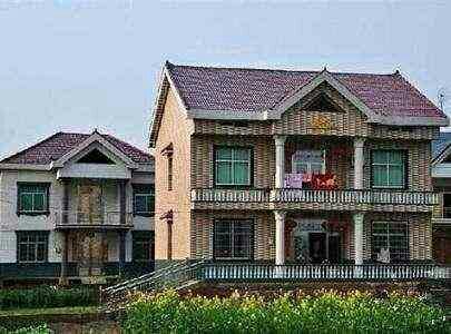 價值幾十萬的別墅就這樣空空的，你能看出背后的心酸嗎？