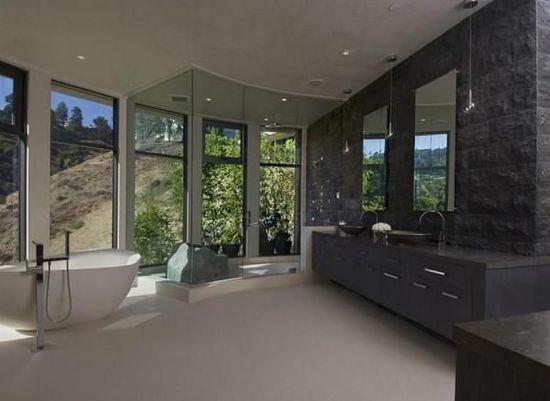 世界首富的豪宅有多奢華？每年的財產稅夠在中國任何地方買別墅！