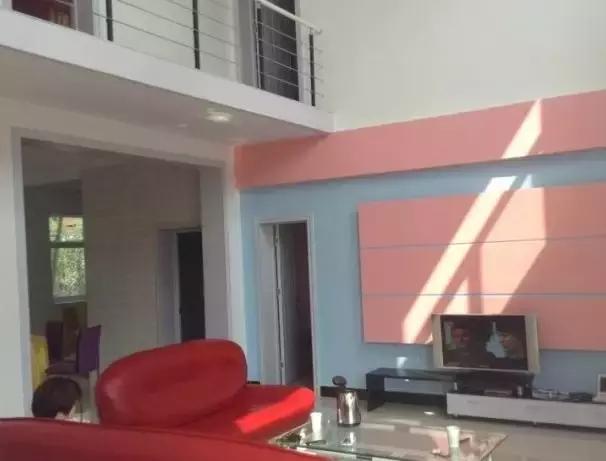 城市房?jī)r(jià)太貴，農(nóng)村小伙子把錢(qián)拿回鄉(xiāng)下蓋了一棟別墅！