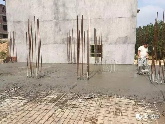 房子80萬(wàn)，基礎(chǔ)15萬(wàn)，跨渠建別墅就是這么任性！