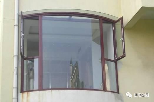 新房窗戶用塑鋼還是鋁合金好？千萬別被賣家忽悠了！