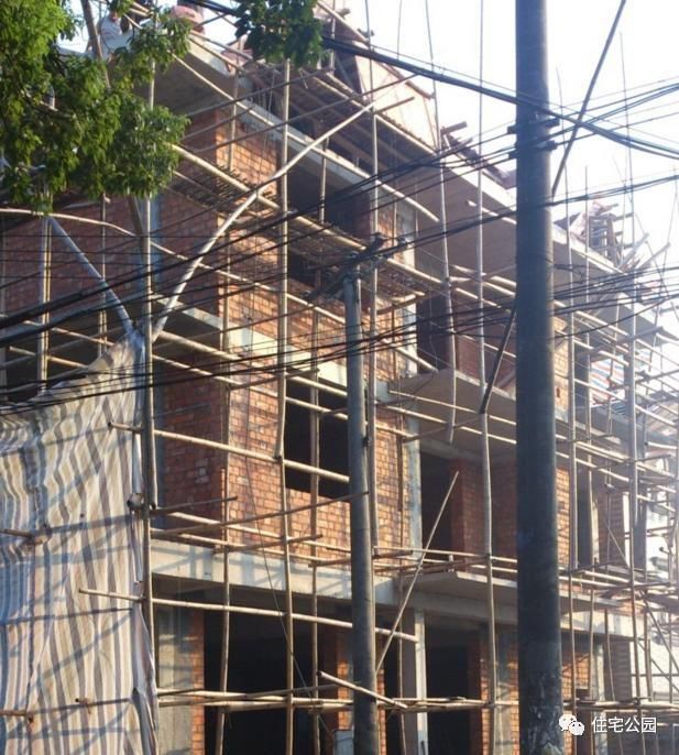 農村小伙歷時半年自建40萬別墅，村里人看了都羨慕！