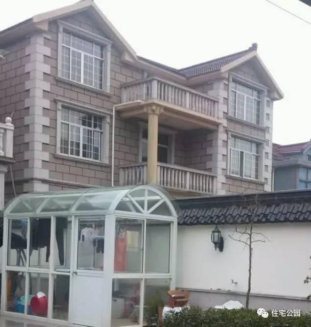 農村小伙歷時半年自建40萬別墅，村里人看了都羨慕！