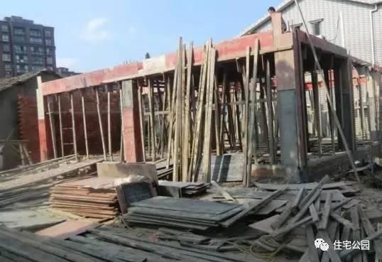 農村小伙歷時半年自建40萬別墅，村里人看了都羨慕！