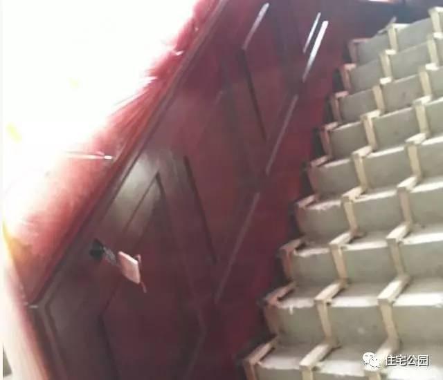 不顧家人阻攔硬是拆掉老宅，自建美式別墅，所有人都羨慕不已！