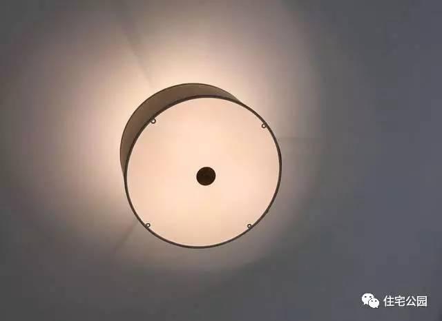 不顧家人阻攔硬是拆掉老宅，自建美式別墅，所有人都羨慕不已！