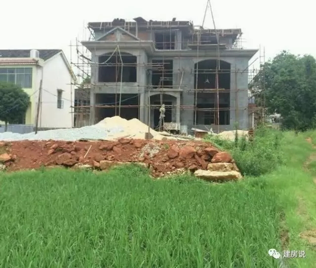 百萬自建三層農村別墅設計方案，建成后是村里最好的！