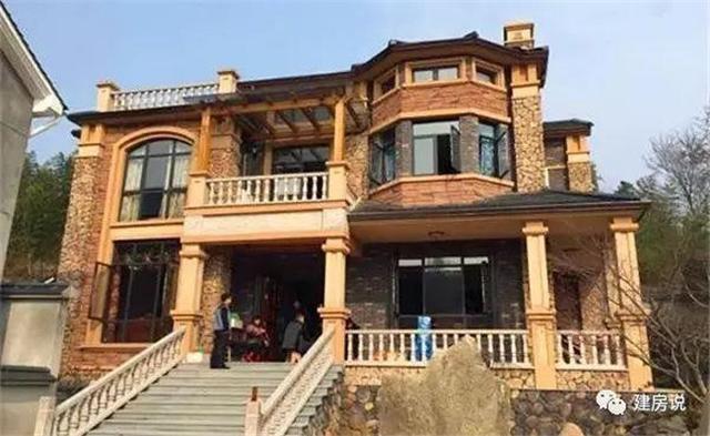 村長花30萬建的三層別墅，村民都點贊