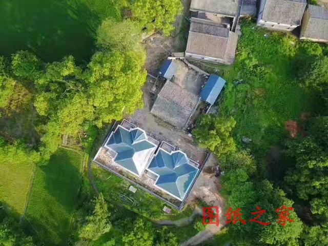 農村兄弟自建雙拼別墅實景圖，全村都拍手叫好