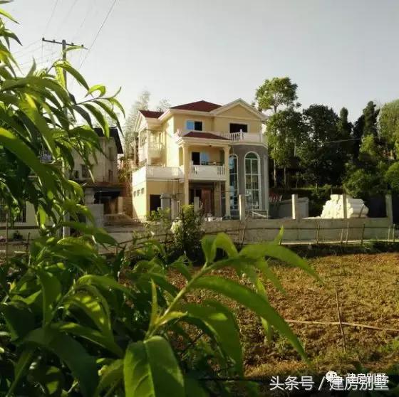 實拍農村三層經典別墅實景圖，美極了