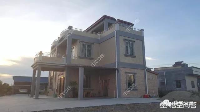 在農村自建房子大概要多少錢一平？要別墅類型好看的