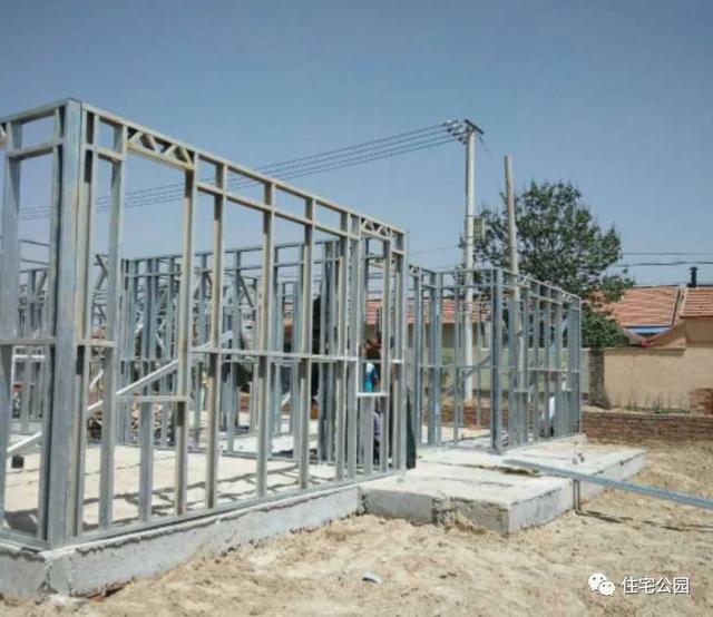 農(nóng)村自建輕鋼別墅，造價1000每平，磚混真的要被取代嗎？