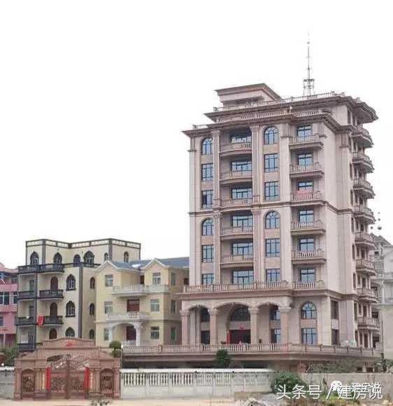 十棟已完工的別墅實景圖片，豪華氣派