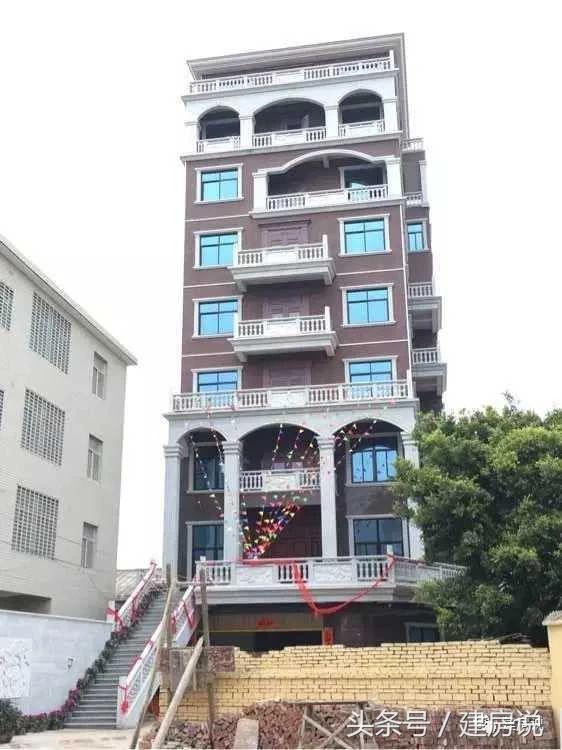 十棟已完工的別墅實景圖片，豪華氣派