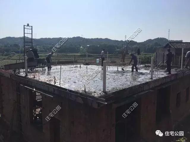 農村自建房子最新費用，大概多少錢一個平方呢