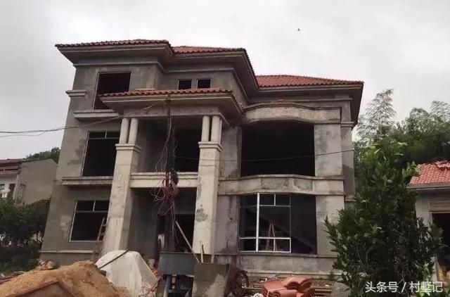 2棟高端三層豪宅設計圖，附方案和建成實景圖