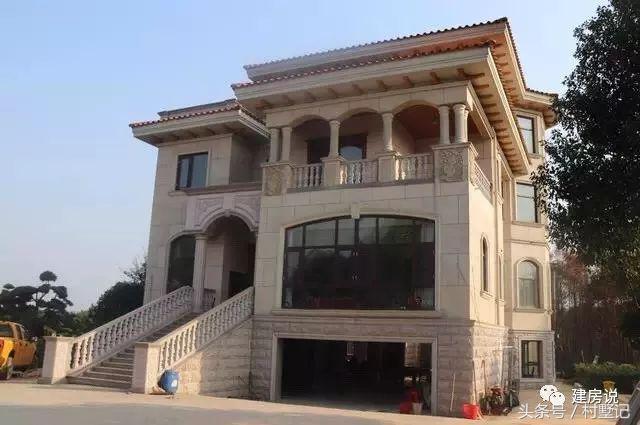 別墅實景照片圖和效果圖對比，看完肯定得給施工隊點贊