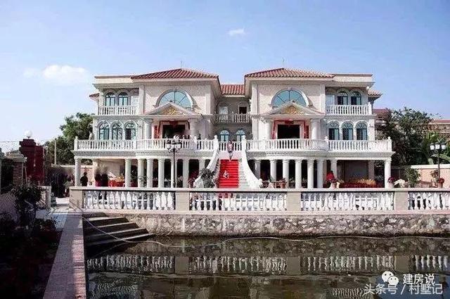 別墅實景照片圖和效果圖對比，看完肯定得給施工隊點贊