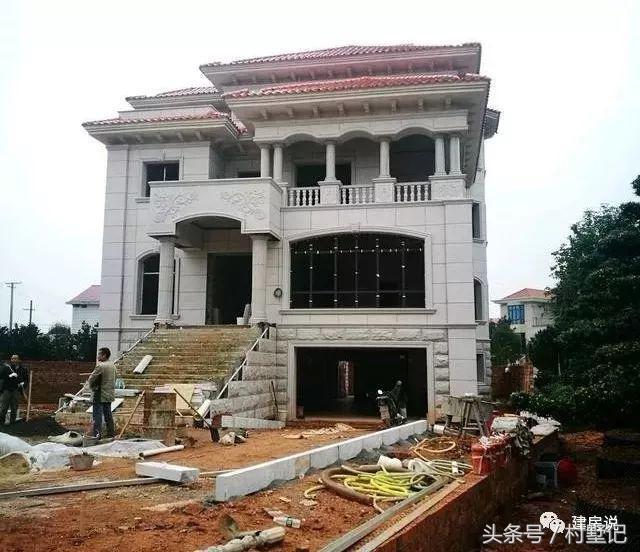 別墅實景照片圖和效果圖對比，看完肯定得給施工隊點贊