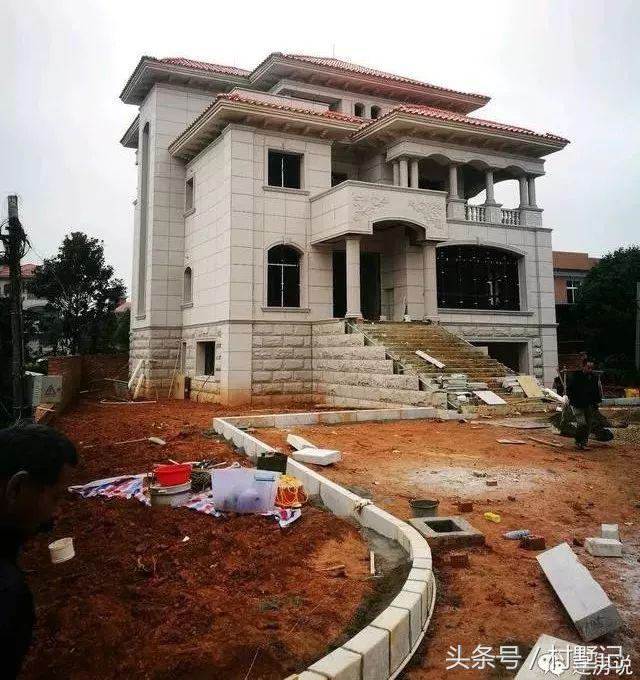 別墅實景照片圖和效果圖對比，看完肯定得給施工隊點贊