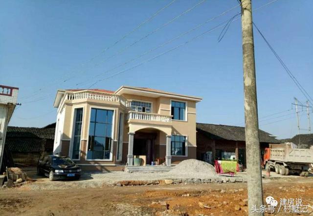 別墅實景照片圖和效果圖對比，看完肯定得給施工隊點贊