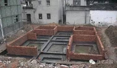 別以為自建房鋼筋用的越多越好，基礎(chǔ)配筋還得按情況來