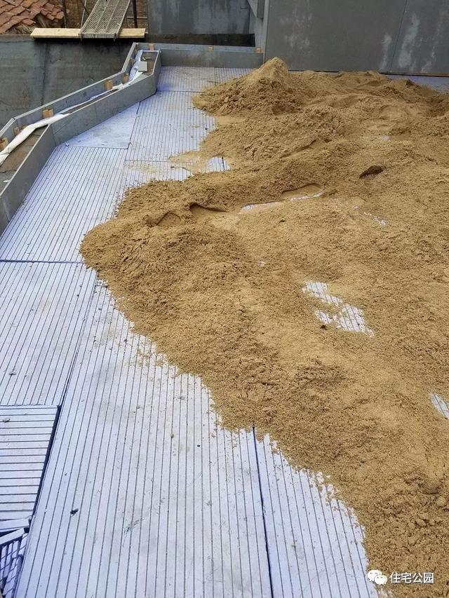 農村自建房輕鋼別墅施工過程實拍，輕鋼別墅施工沒想象的難