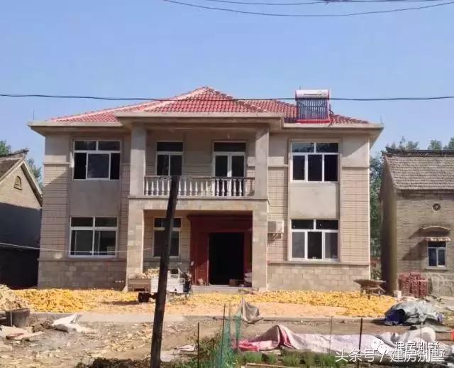 實拍15棟完工的二層農村別墅圖，造價20左右