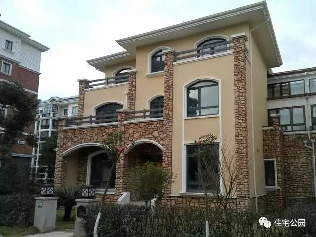 花費50W蓋好的別墅終于完工，文化石外墻配真石漆，就是好看