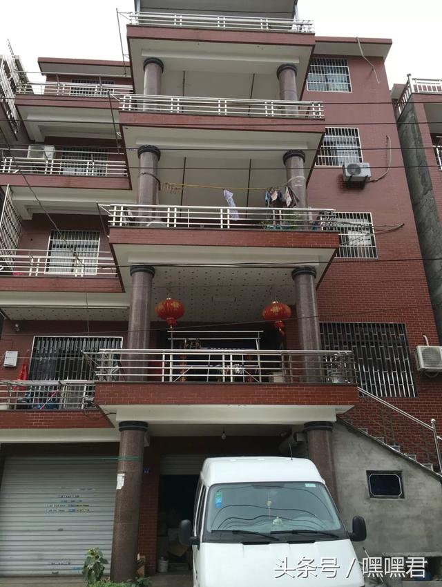 85后小伙子在外地打拼10年回農村老家給爸媽蓋的小別墅~