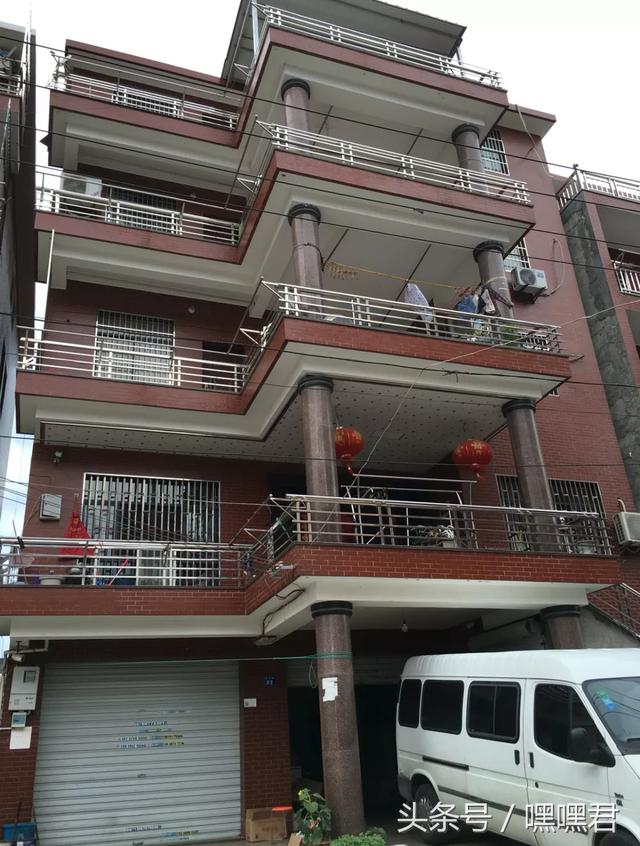 85后小伙子在外地打拼10年回農村老家給爸媽蓋的小別墅~