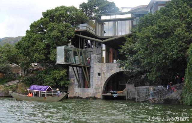 楊麗萍在洱海邊的兩棟別墅，一棟叫月亮宮和一棟叫太陽宮