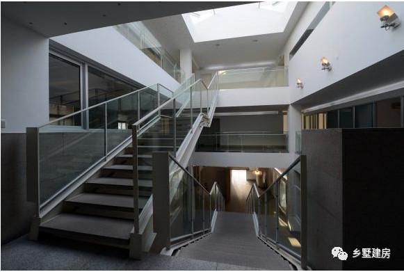 自建房直跑樓梯好還是旋轉(zhuǎn)樓梯好呢？你喜歡那種？