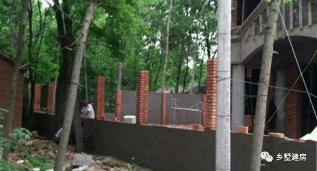 90后小夫妻逃離一線城市，回農(nóng)村自建別墅