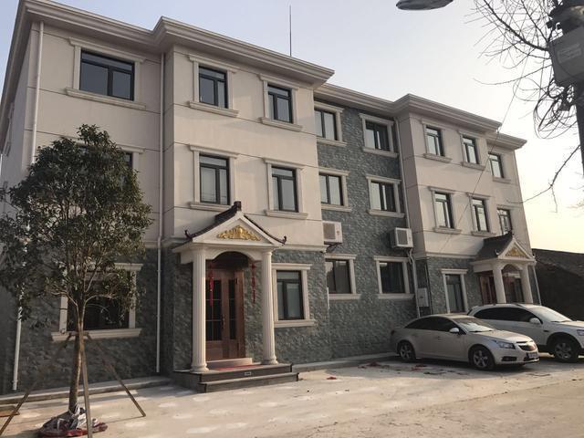 江蘇兄弟宅基地自建雙拼別墅，歐式奢華鄰居羨慕瘋！