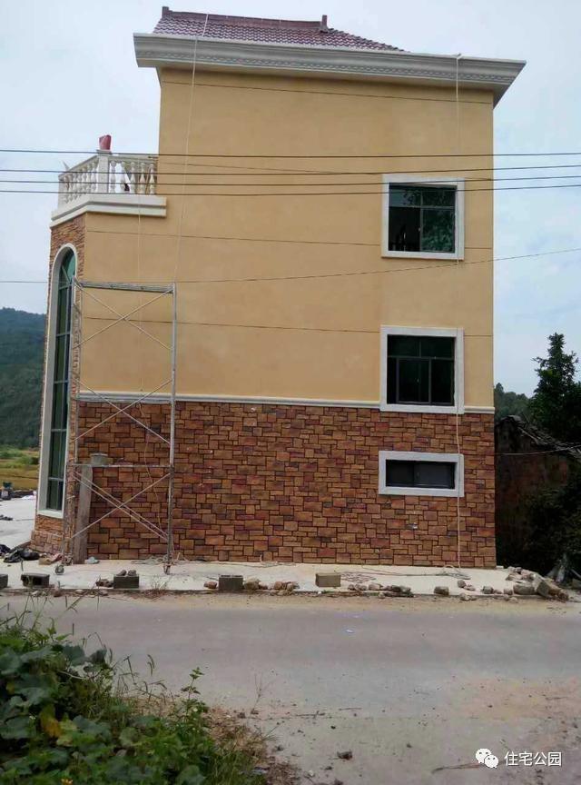 江西網友65萬建別墅，內部設計美，外有小溪環繞！