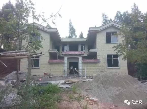 實拍四川網友自建二層農村別墅，在村里是獨一無二