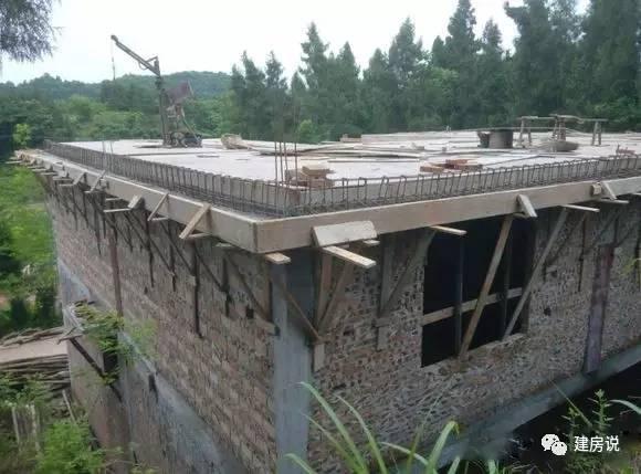 實拍四川網友自建二層農村別墅，在村里是獨一無二