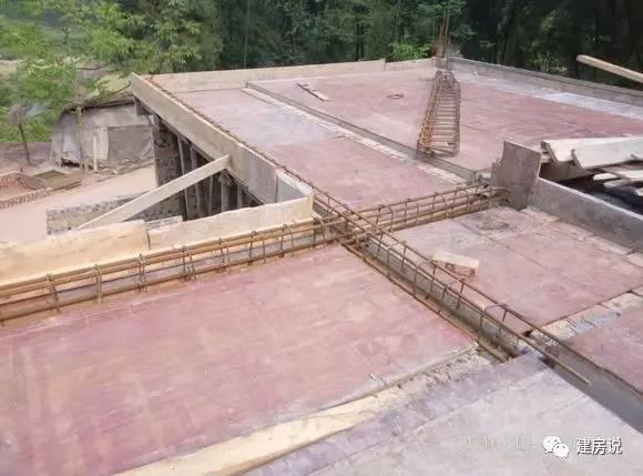 實拍四川網友自建二層農村別墅，在村里是獨一無二